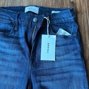 Womens Frame Le High Skinny high rise skinny fit jeans. NWT. Size 27